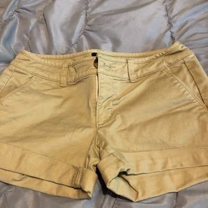 american eagle kaki shorts🍂